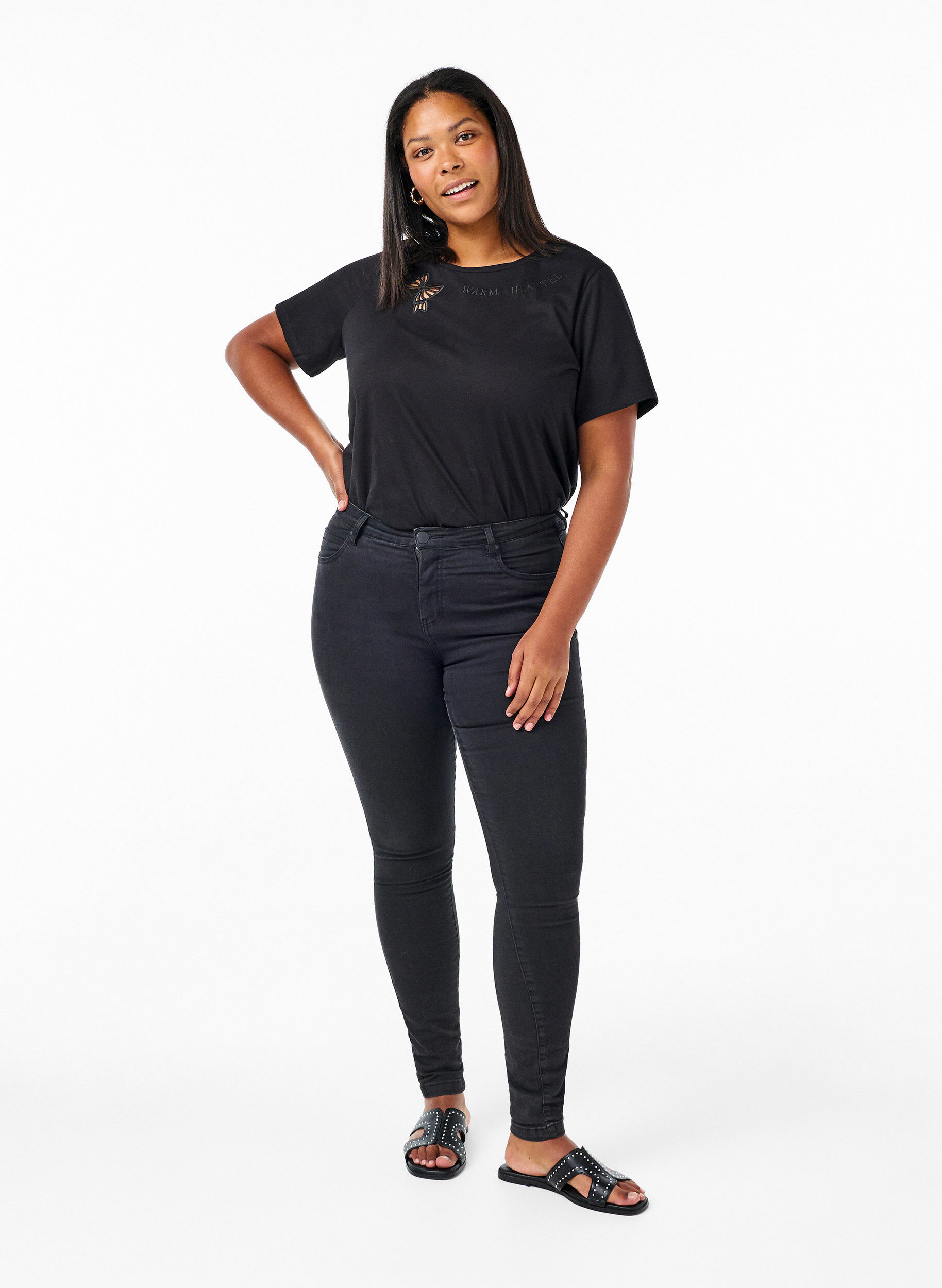 Zizzi T-skjorte i &oslash;kologisk bomull med sl&oslash;yfedetaljer, Black, Model image number 2