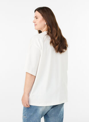 Zizzi Oversized T-skjorte med halve ermer, Hvit, Model image number 2