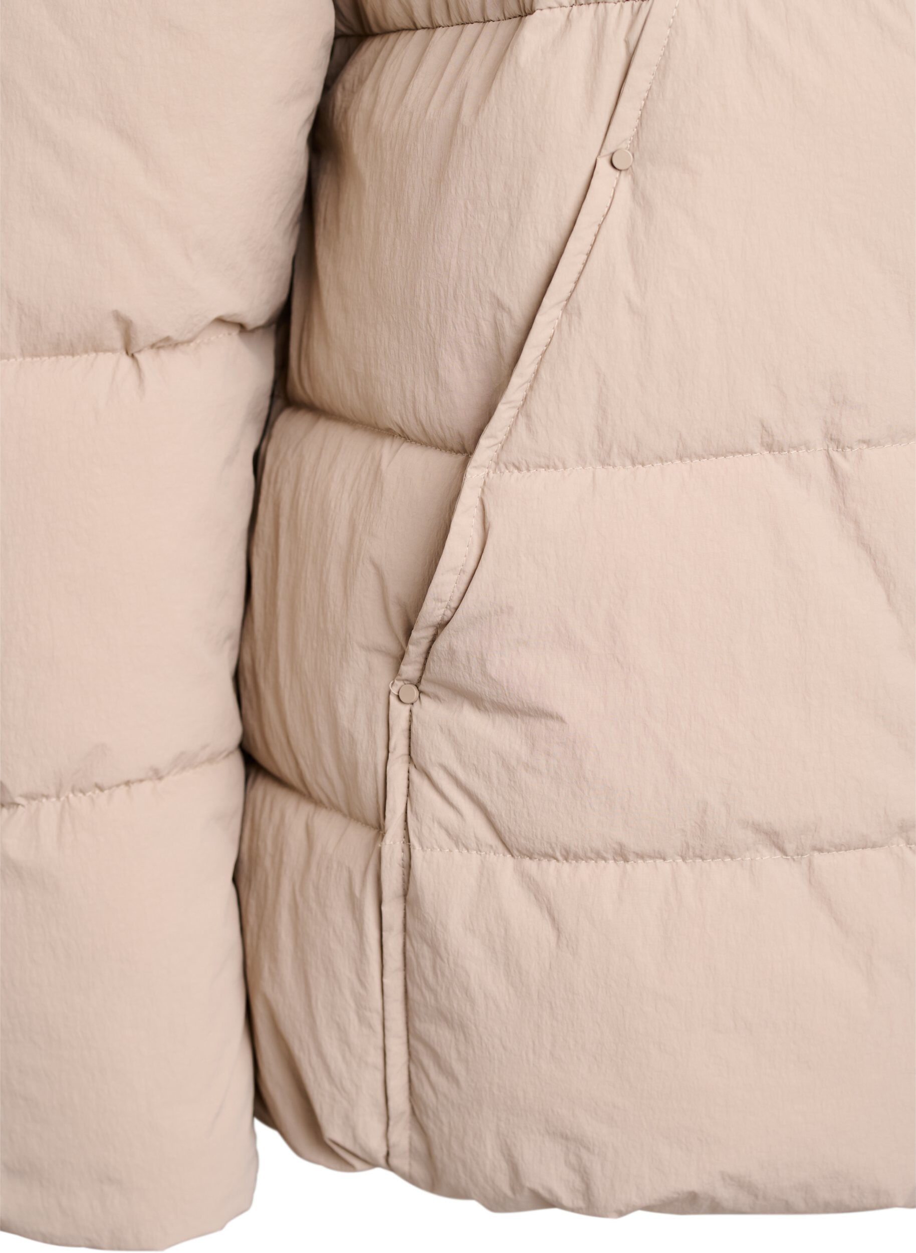 Zizzi Kort polstret boblejakke med h&oslash;y hals, Beige, Packshot image number 3