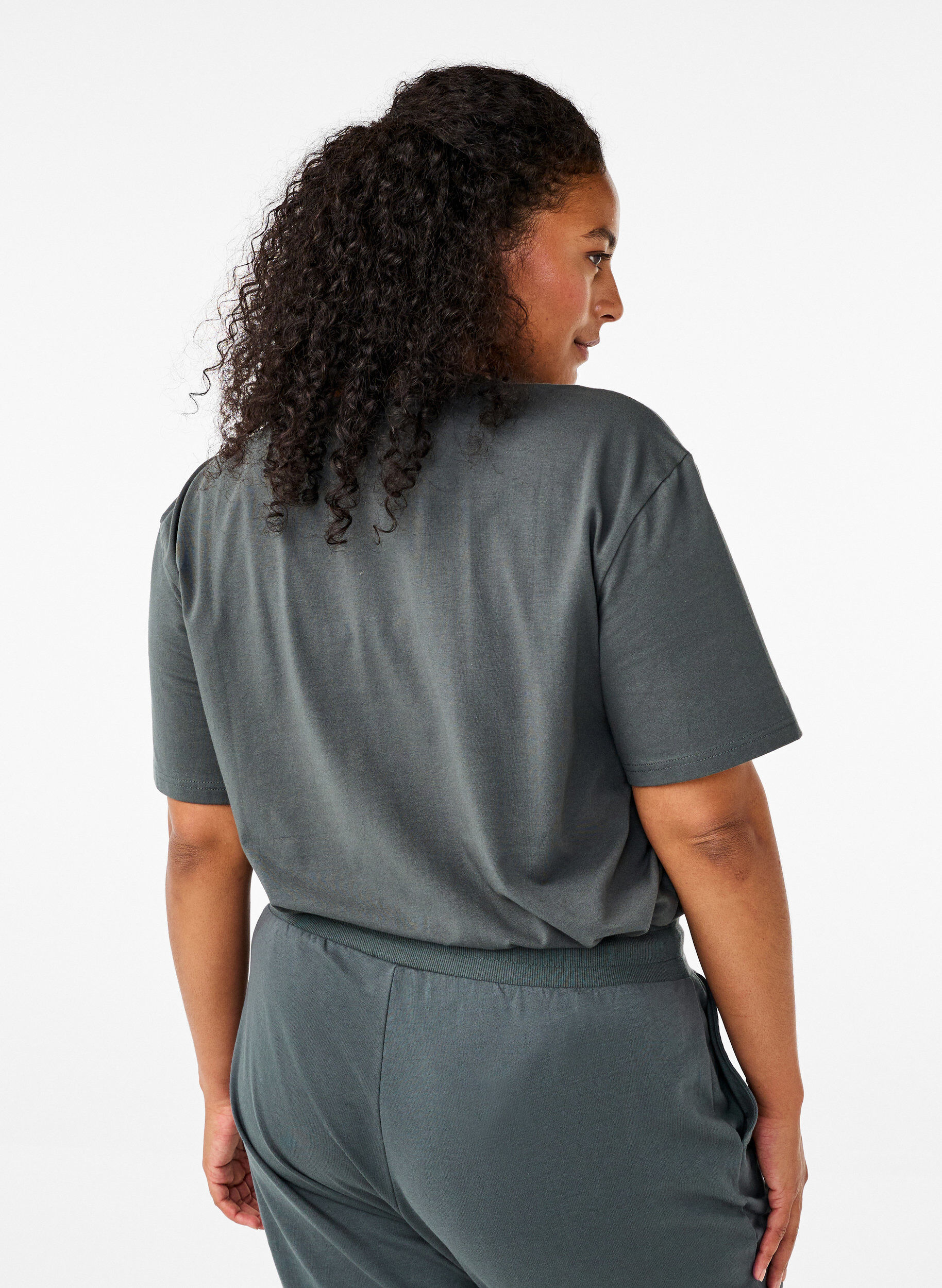 Zizzi Sporty T-skjorte i &oslash;kologisk bomull, , Model image number 2