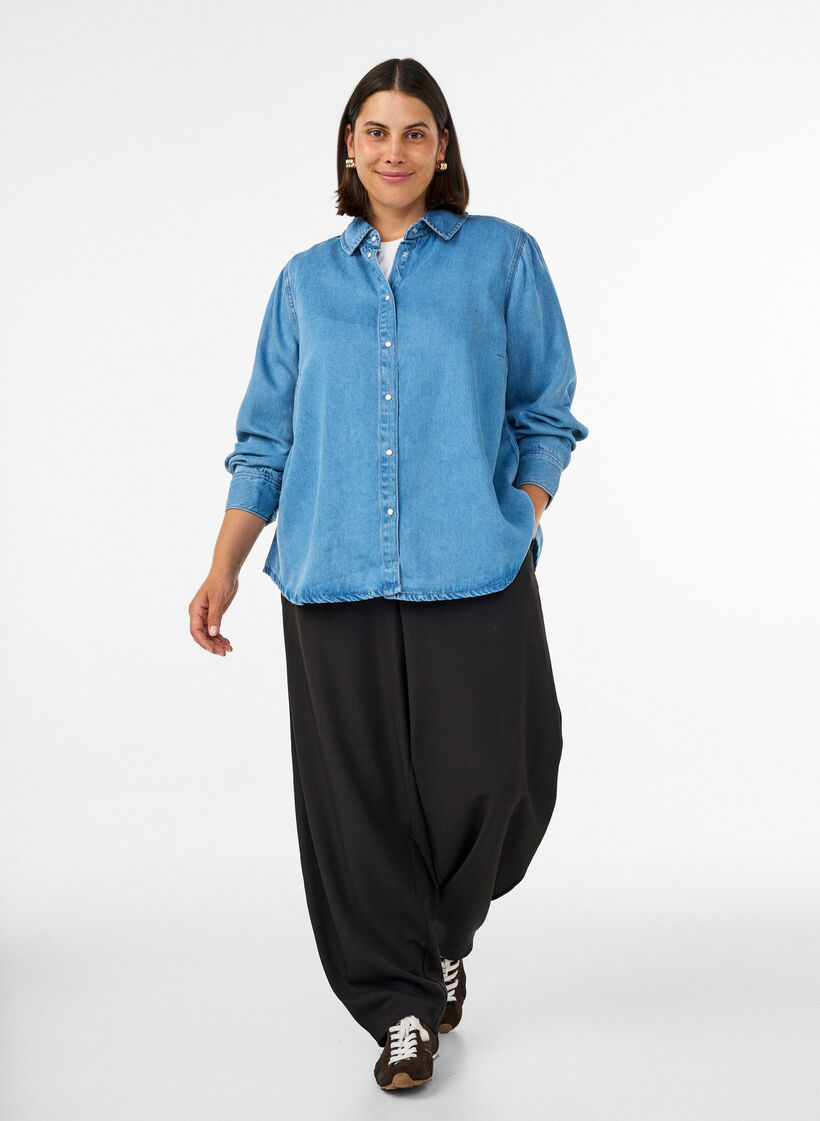 Denimskjorte i lyocell med trykknapper, Bl&aring;, Model image number 1