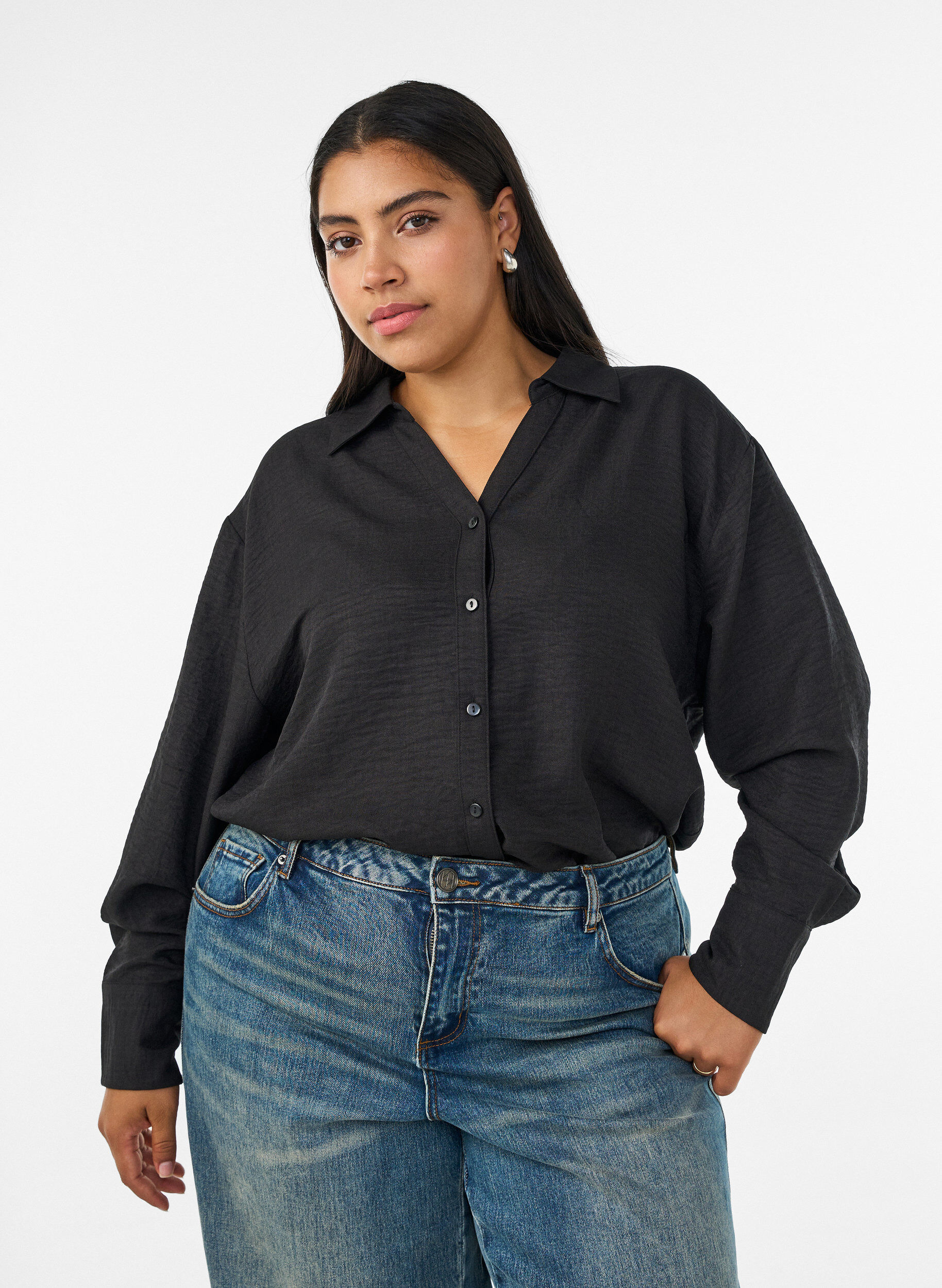 ZizziLoose fit skjorte med V-hals, Svart, Model image number 0