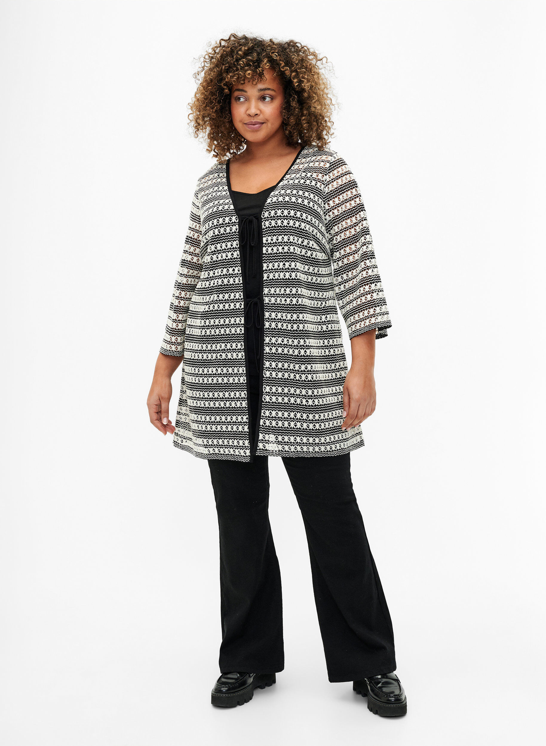 Zizzi Heklet cardigan med knytebelte, Black White, Model image number 3