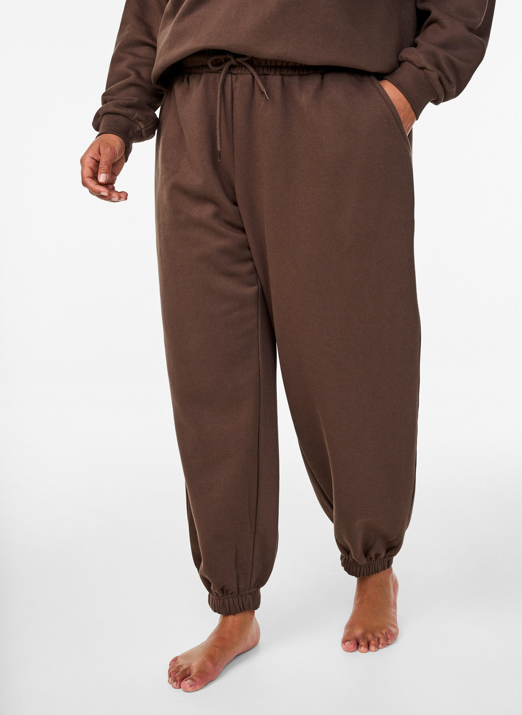 ZizziJoggebukser med h&oslash;y midje og lommer, Brun, Model image number 2
