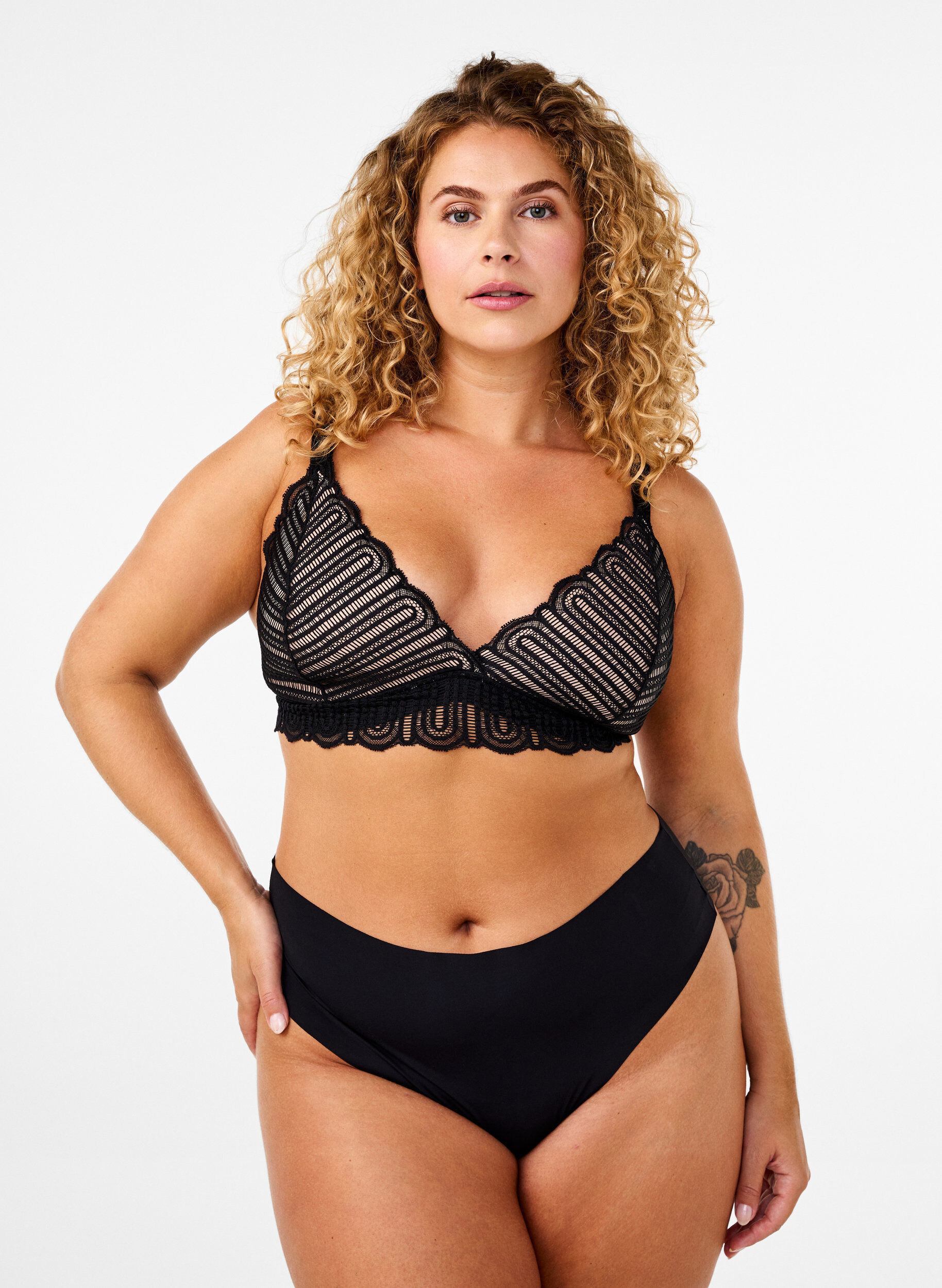 Zizzi Bralette med blonder og myk vattering, Svart, Model image number 1