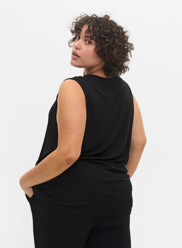 Ermeløs pysjamastopp i viskose, Black, Model image number 1