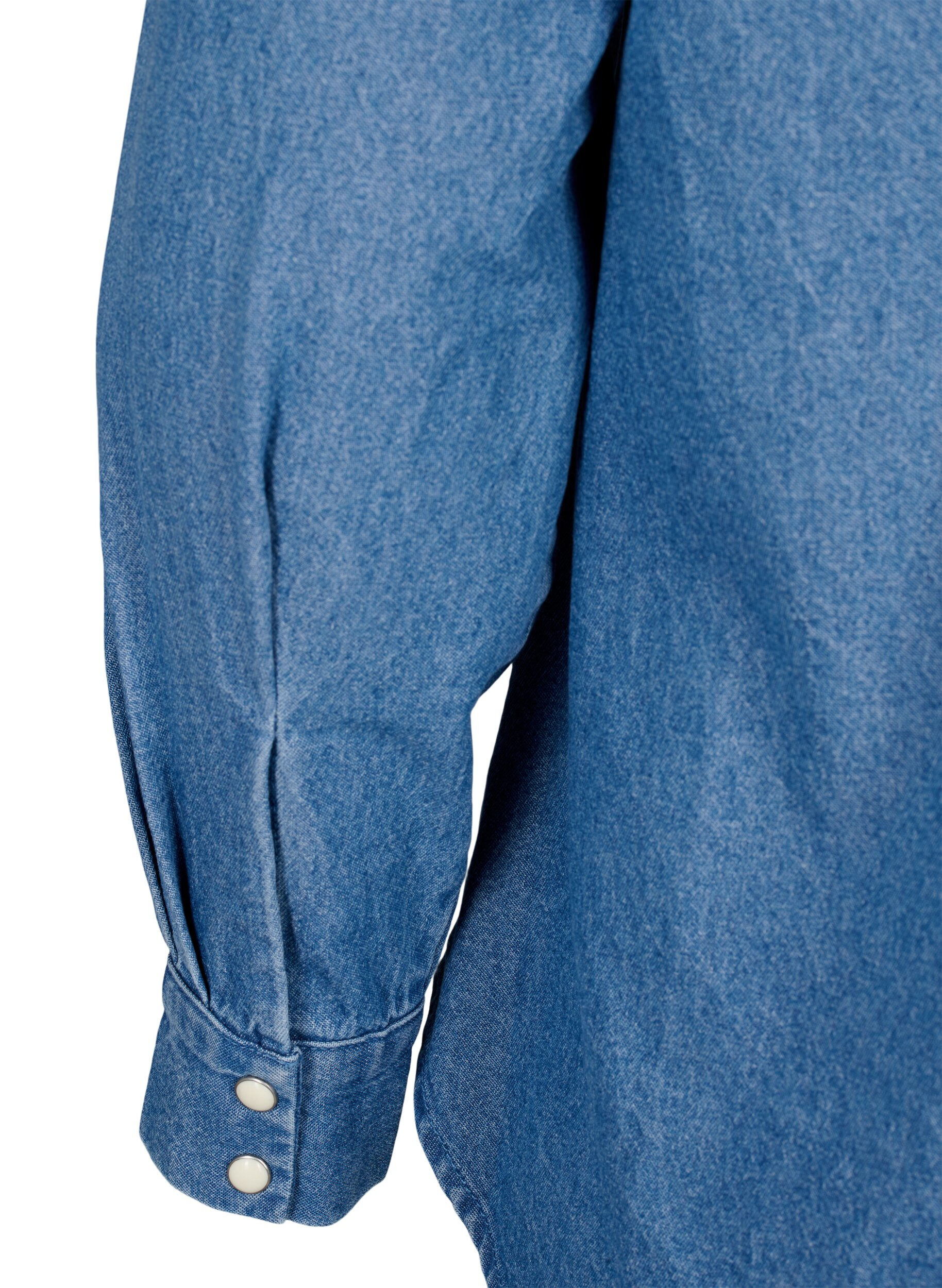 ZizziJeansskjorte med lange ermer og brystlomme, Light Blue Denim, Packshot image number 4
