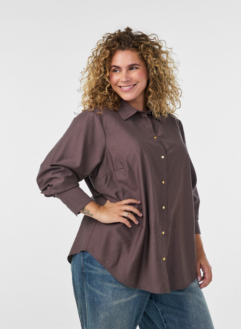 Viskoseskjorte med gullknapper, Brun, Model image number 0