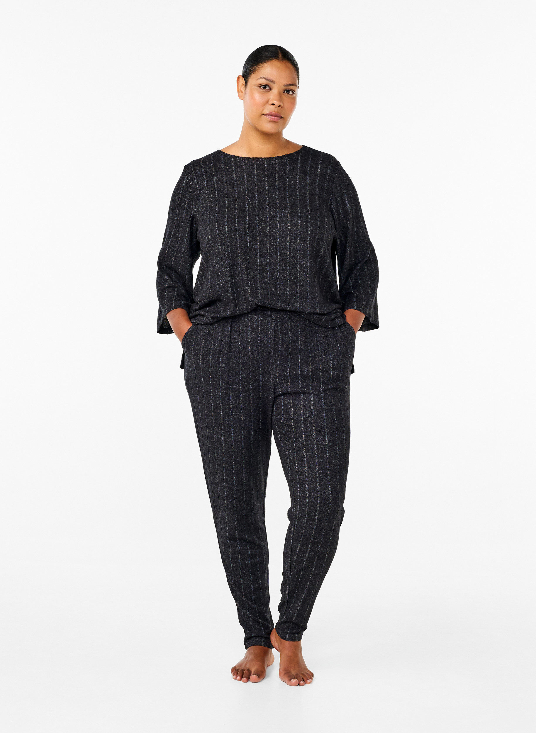 Zizzi L&oslash;s bluse med 3/4-ermer, Svart, Model image number 1