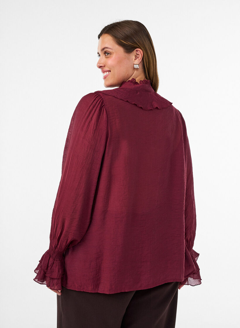 Viskosebluse med volanger og lange ermer, R&oslash;d, Model image number 2