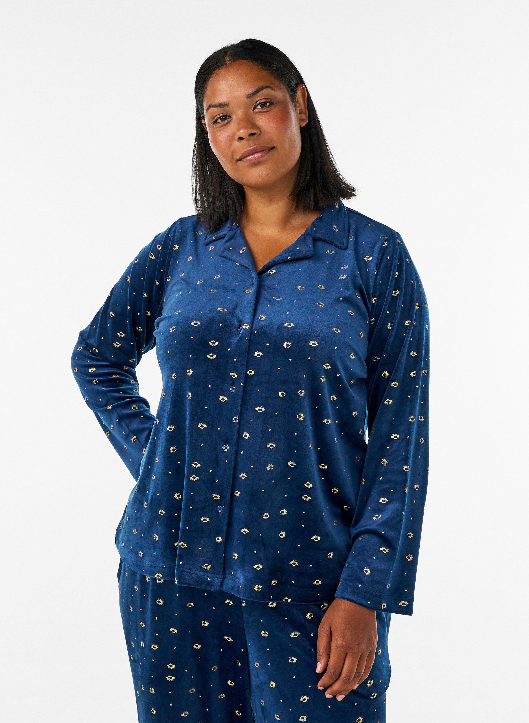 ZizziVelour pyjamas-skjorte med all-over trykk, Bl&aring;, Model image number 0