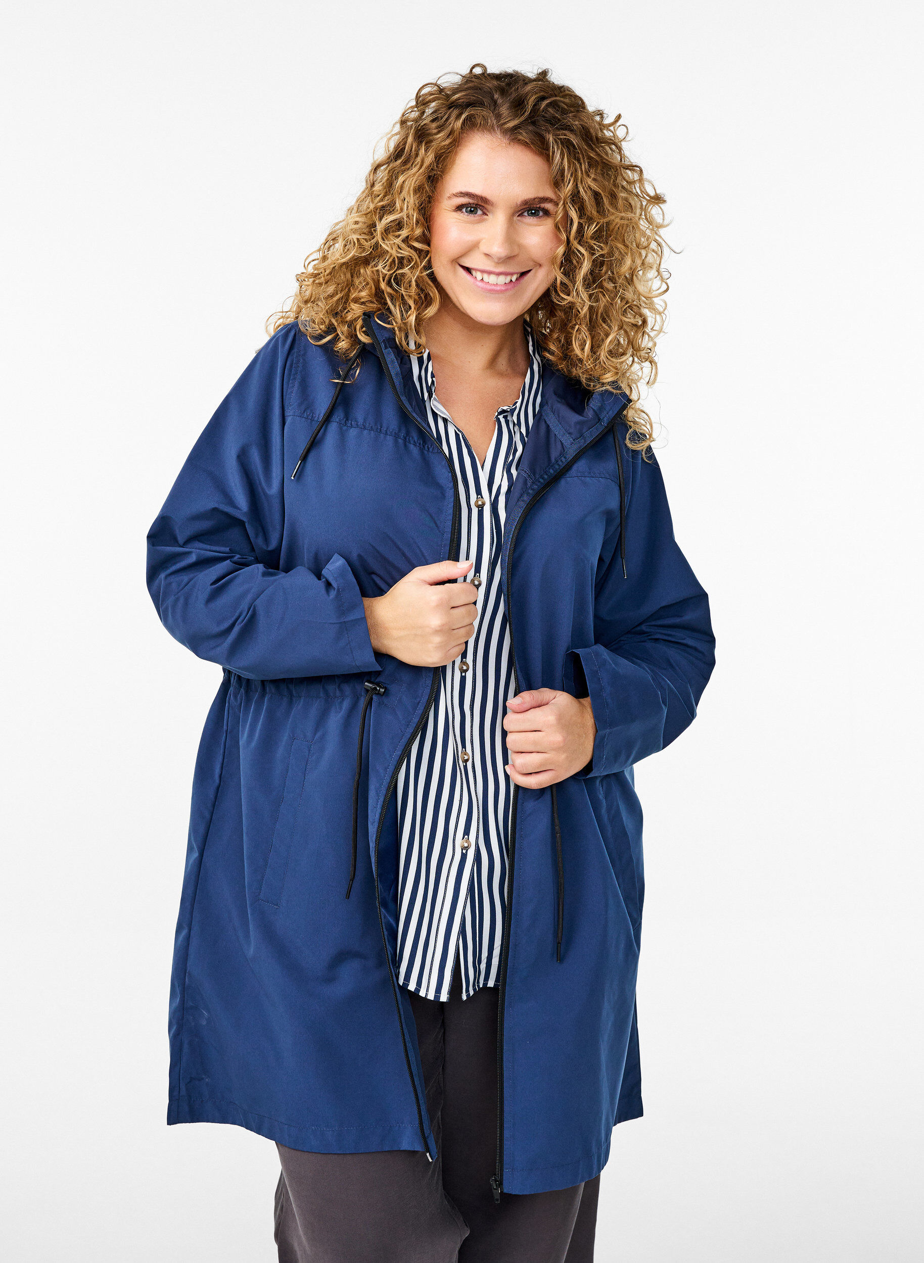 Lett parkas med hette, Bl&aring;, Model