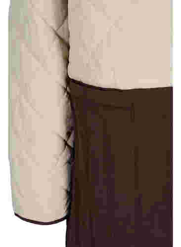 Lang quiltet jakke med colorblock, Black Coffee Comb, Packshot image number 3