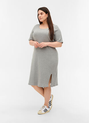 Kortermet kjole i et ribbet materiale, Light Grey Melange, Model image number 2
