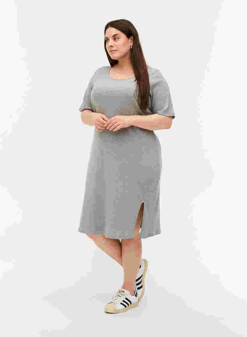Kortermet kjole i et ribbet materiale, Light Grey Melange, Model image number 2