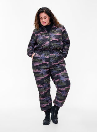 Termo jumpsuit med kamuflasjemønster, Camou print, Model image number 0