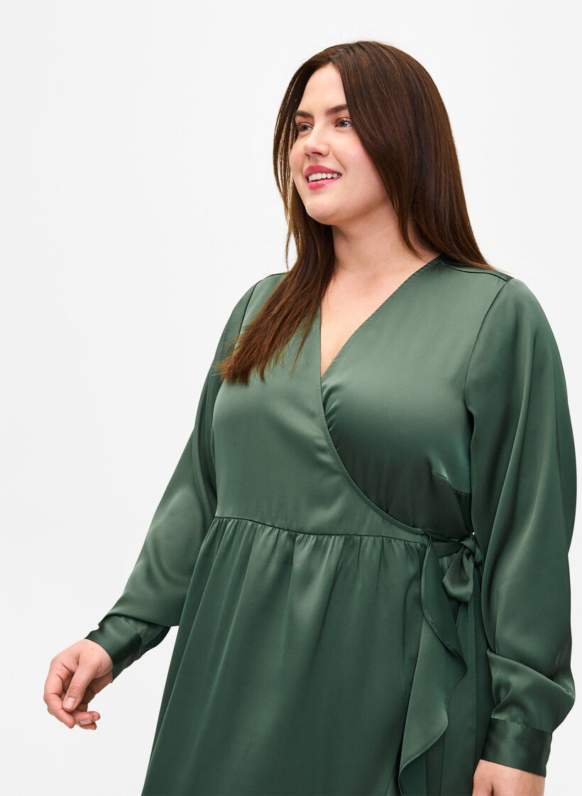 Omslagskjole i sateng med lange ermer, Duck Green, Model image number 2