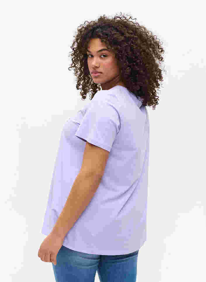 Kortermet T-skjorte i bomull med mønster, Lavender LAMOUR, Model