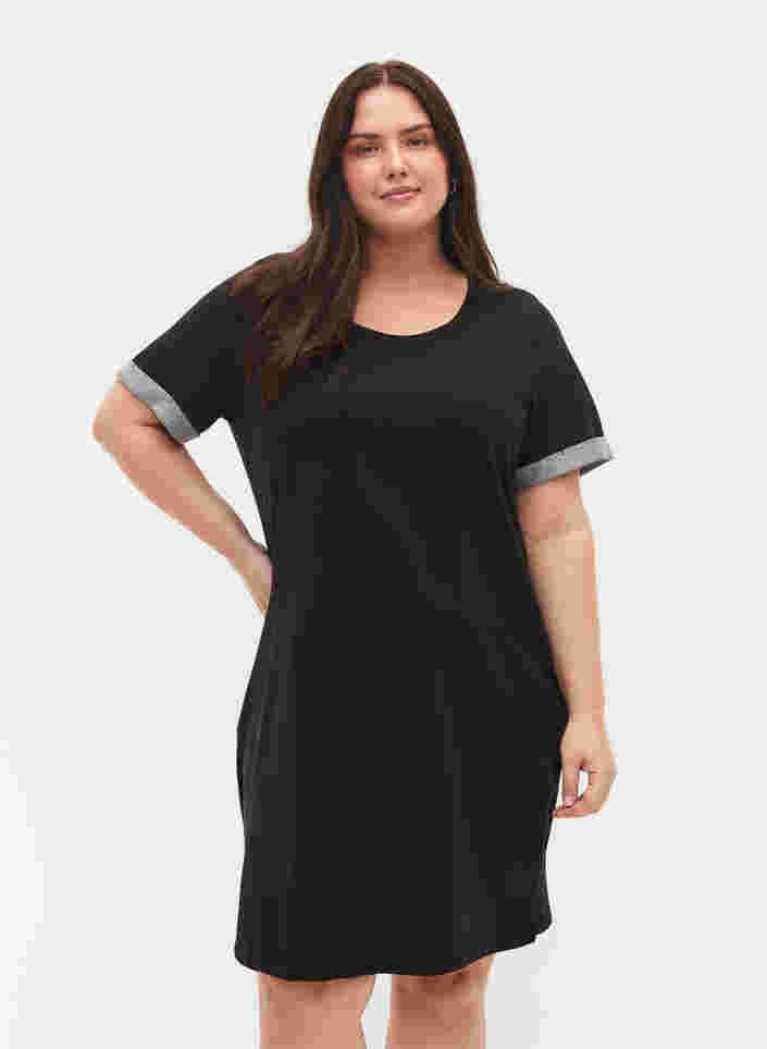 Kjole med korte ermer og splitt, Black, Model image number 0