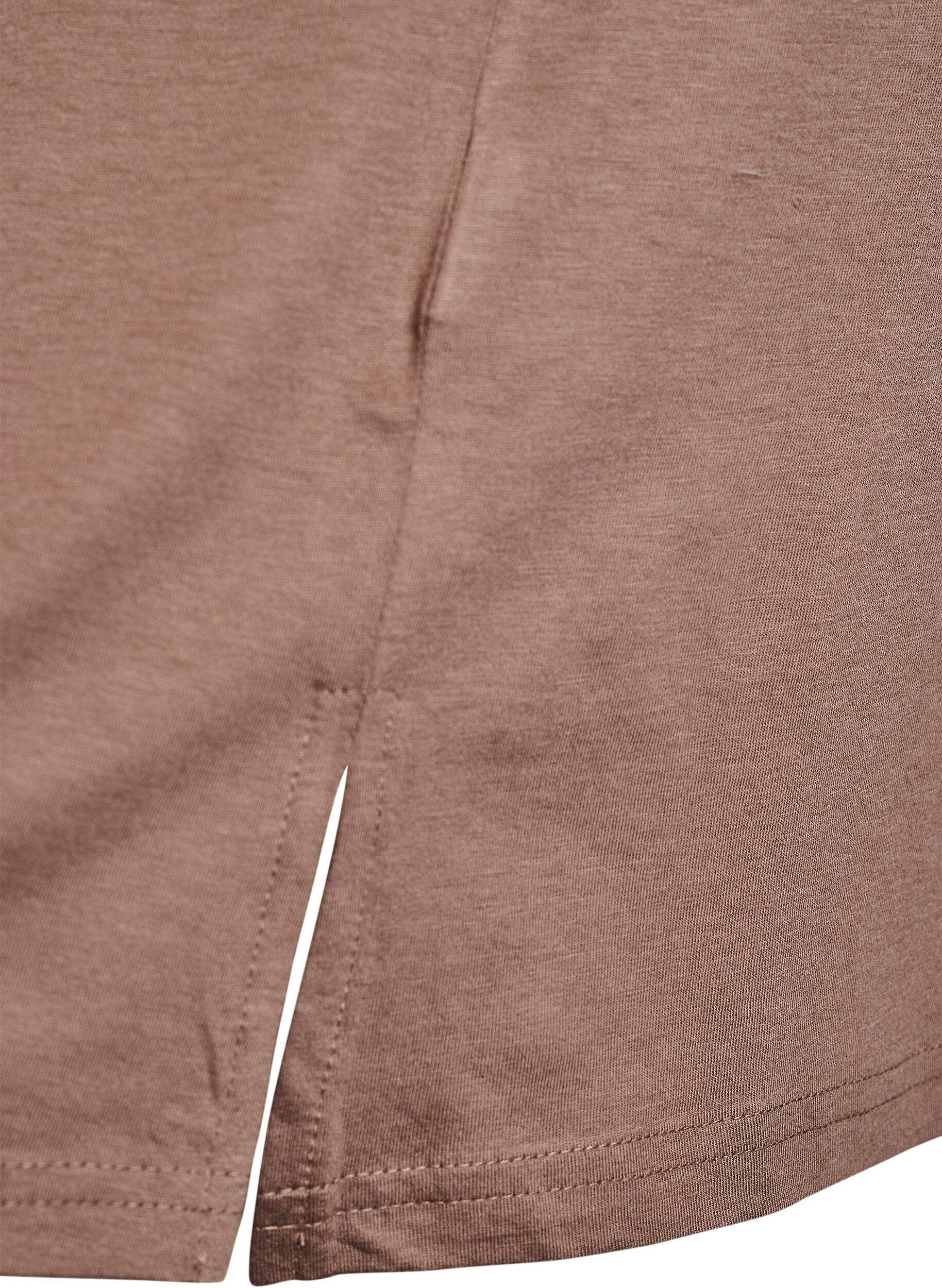 Zizzi Ensfarget oversized t-skjorte med V-hals, Brun, Packshot image number 3
