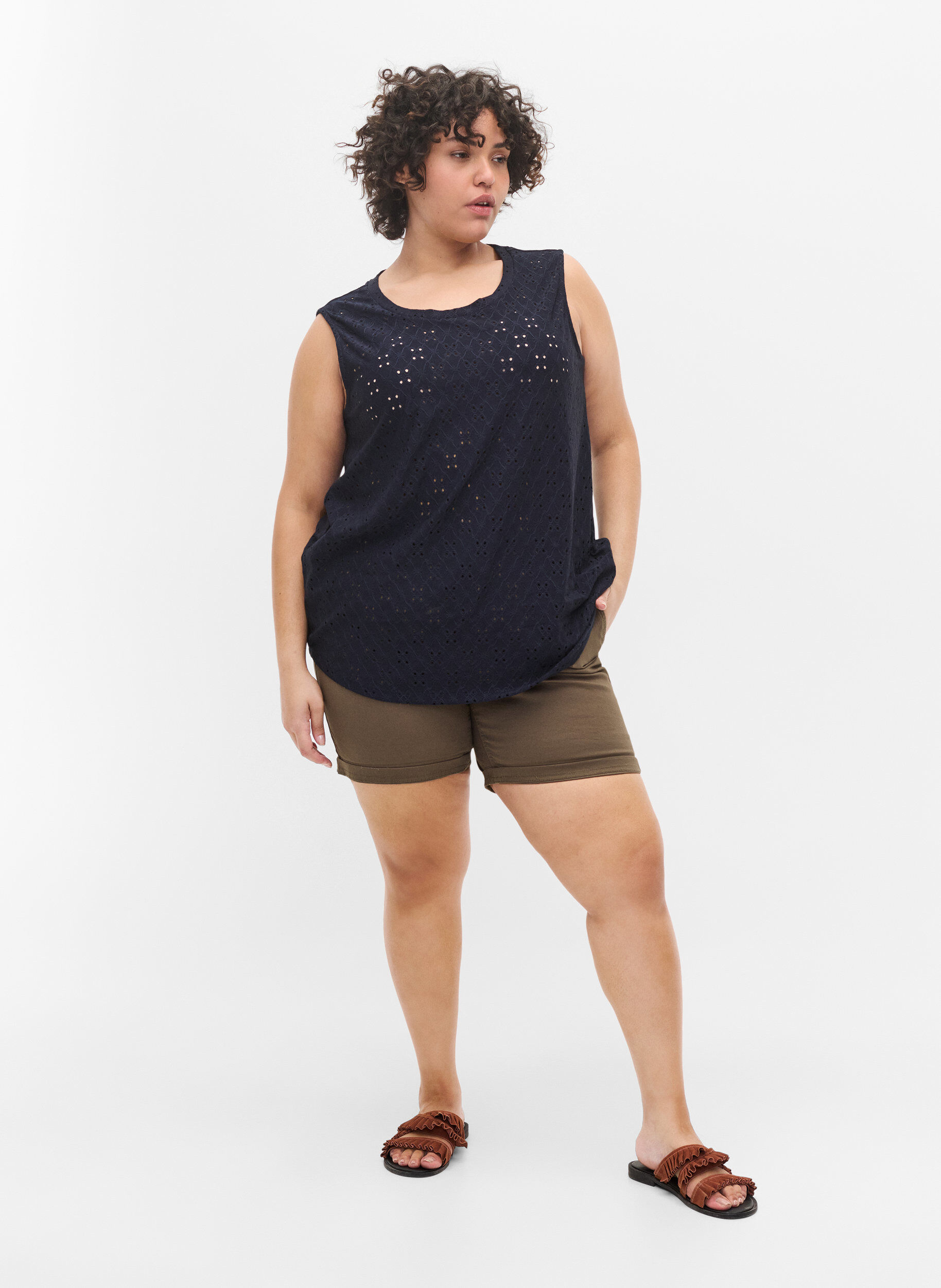 Zizzi Topp med broderi anglaise, Night Sky, Model image number 2