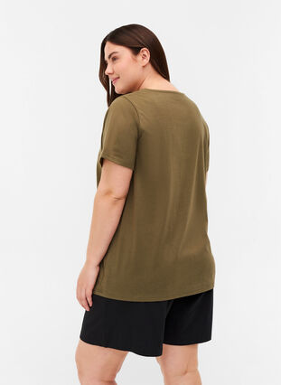 T-skjorte i bomull med trykk foran, Ivy Green, Model image number 1