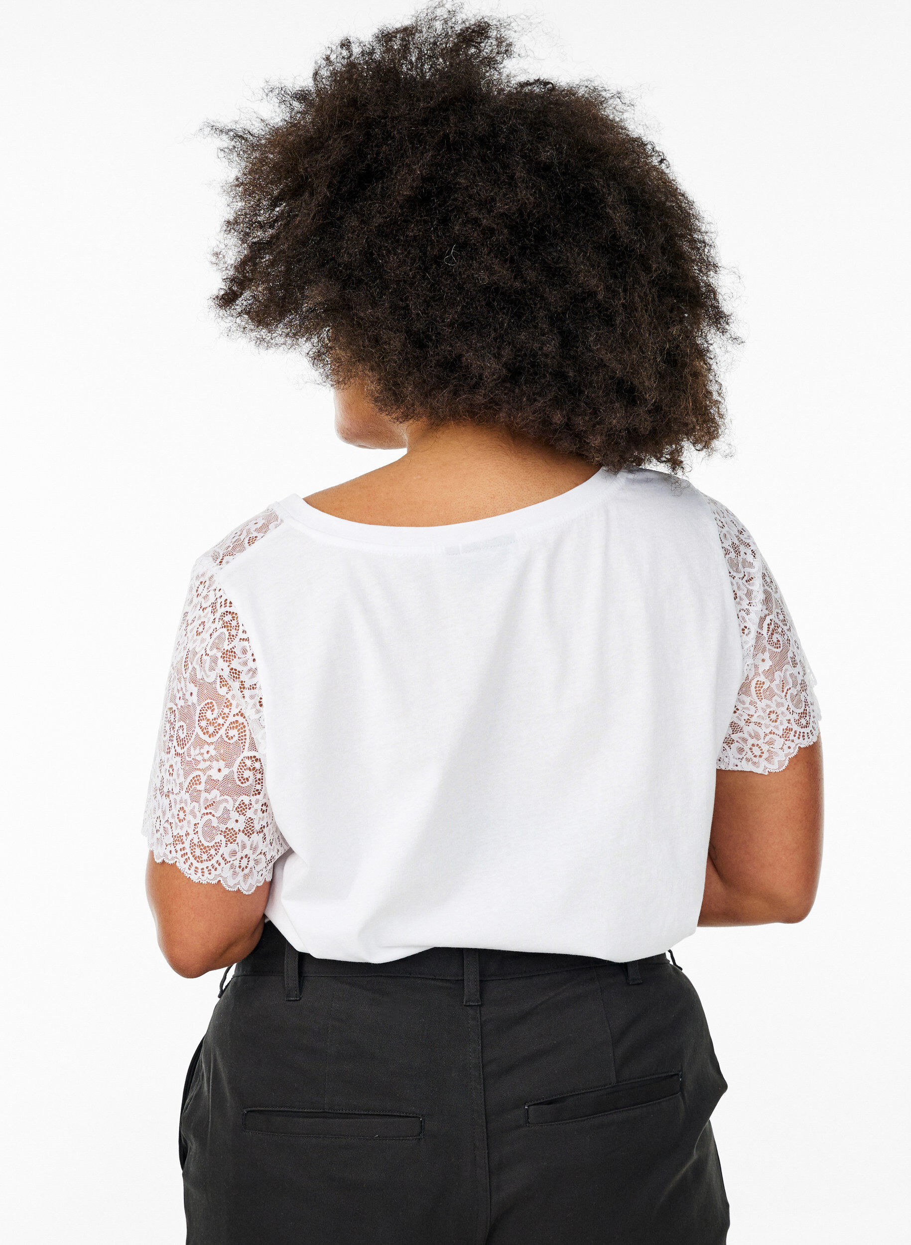 Zizzi T-skjorte av bomull med korte blondeermer, Hvit, Model image number 2