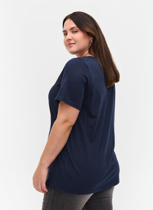 T-skjorte i organisk bomull med V-hals, Navy Blazer, Model image number 1