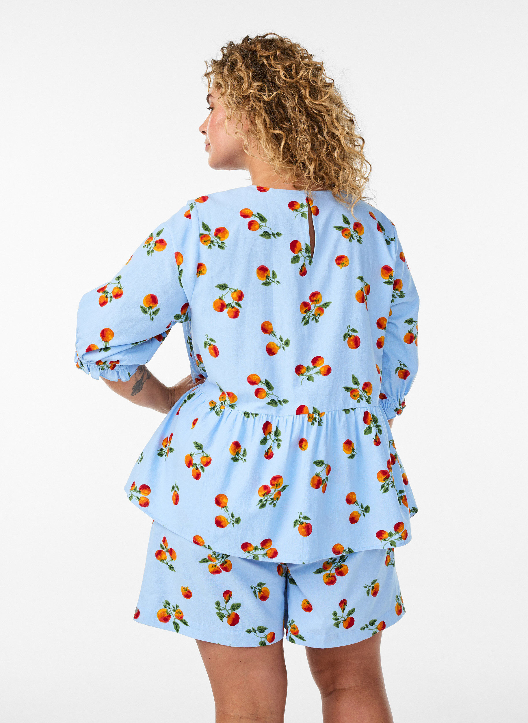 ZizziBomullsshorts med tomattrykk og h&oslash;y midje, Bl&aring;, Model image number 2