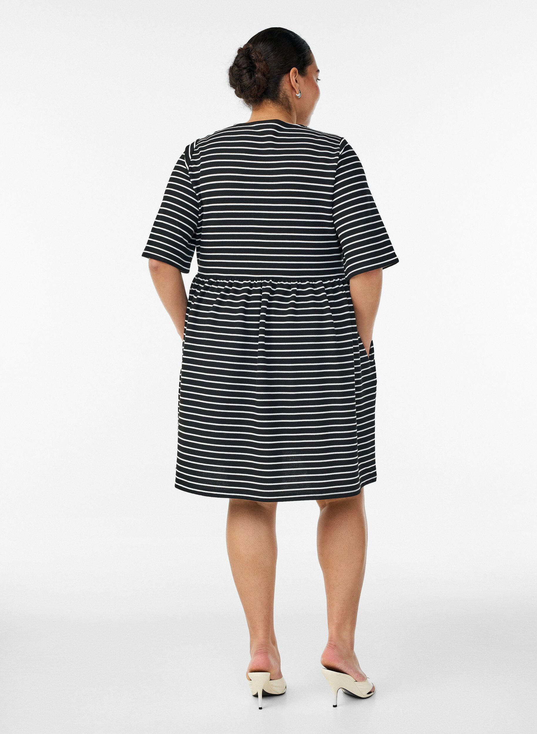 ZizziKjole med ribbet tekstur og empirelinje, Hvit, Model image number 2