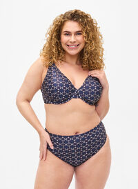 Bikini bunn med høy midje og trykk, Blå Bikini bunn med høy midje og trykk, Blå, Model