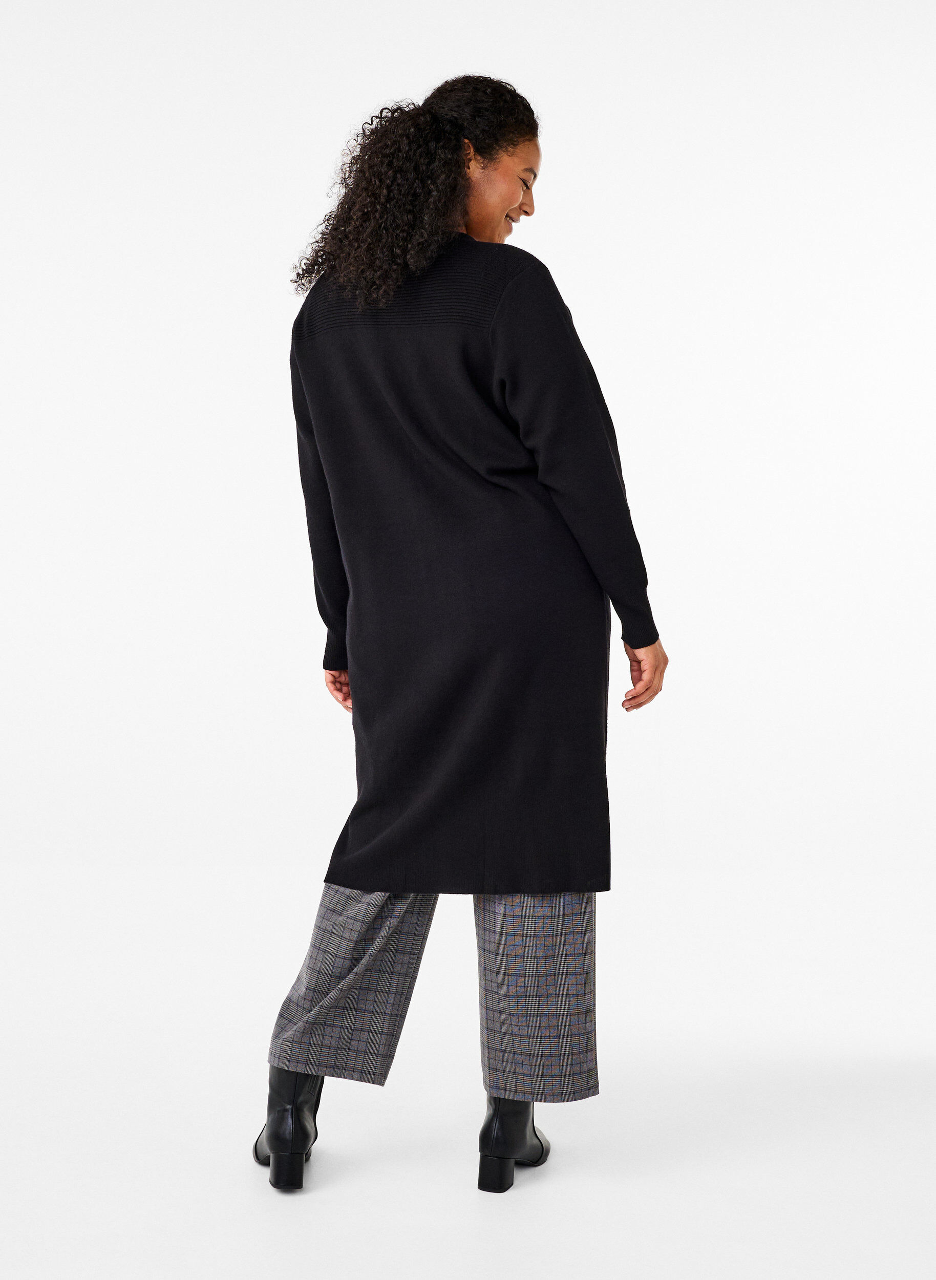 Zizzi Lang strikket cardigan med lommer, Black, Model image number 1