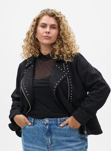 Zizzi Imitert semsket skinn bikerjakke med nagler, Svart, Model image number 0