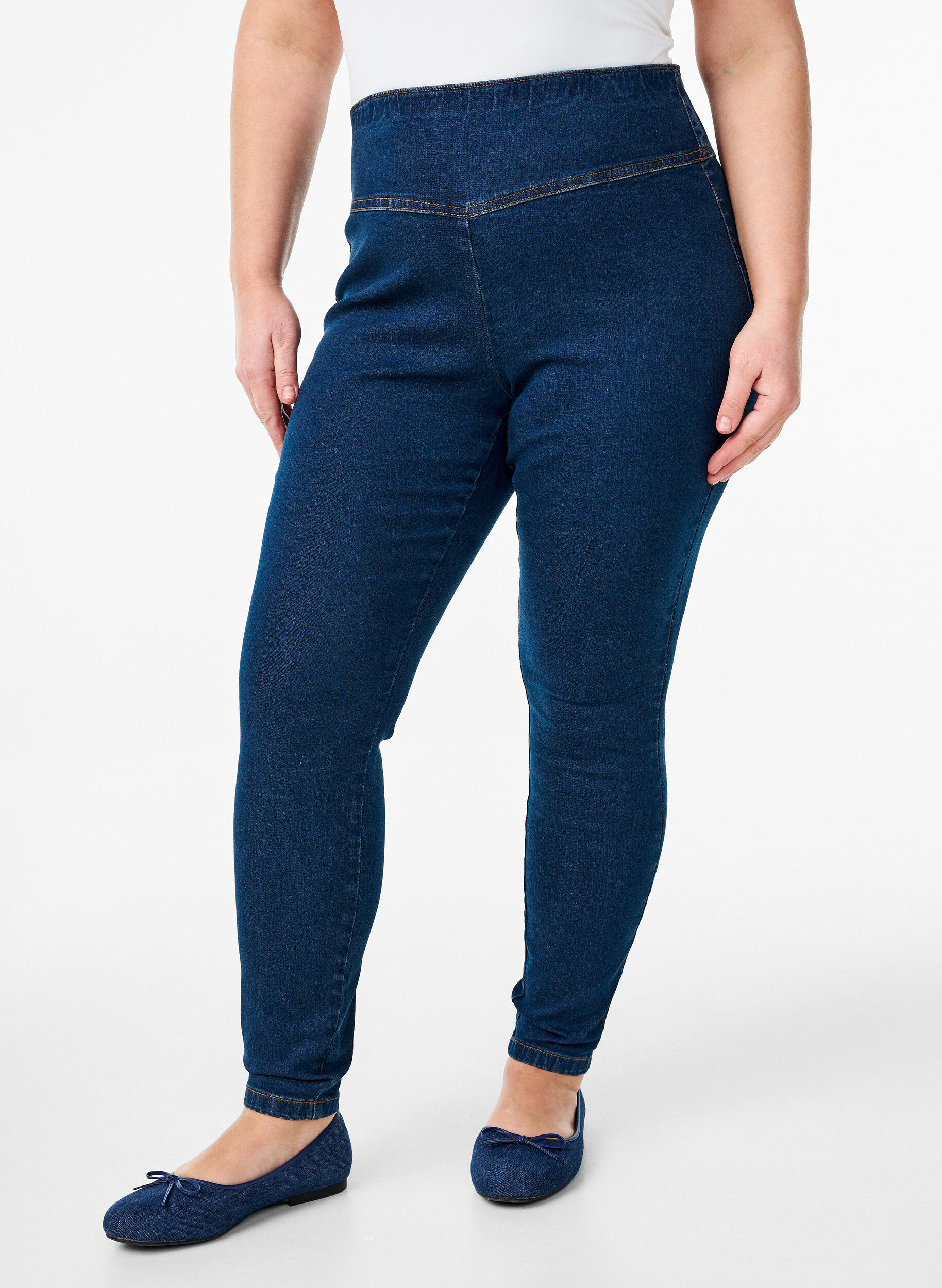 ZizziElastiske jeggings med h&oslash;y midje, Bl&aring;, Model image number 2