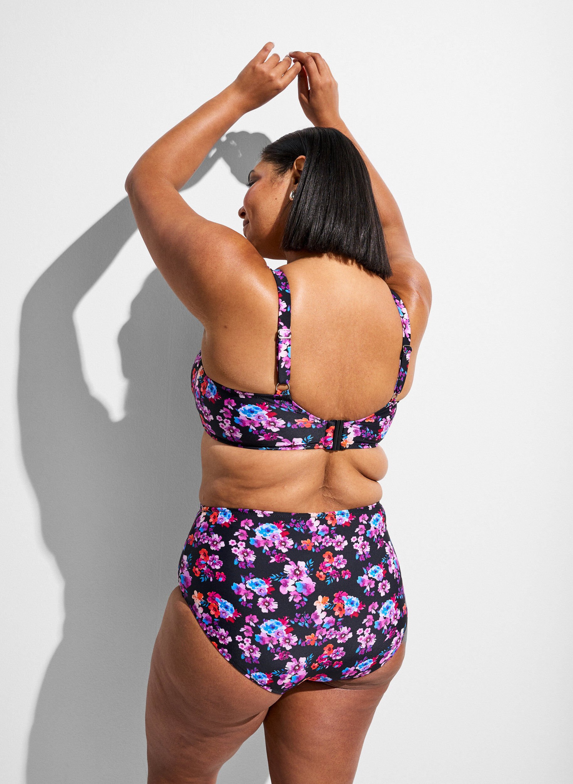 ZizziM&oslash;nstrede bikinibukser med h&oslash;y midje, Lilla, Model image number 1