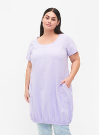 Kortermet kjole i bomull, Lavender, Model