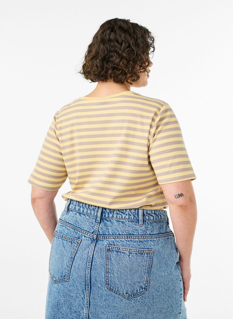 T-shirt med striper og ribbestrikket struktur, Gul, Model image number 2