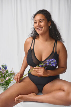 Zizzi Bh med full dekning, blonder og mesh, Black, Image image number 0
