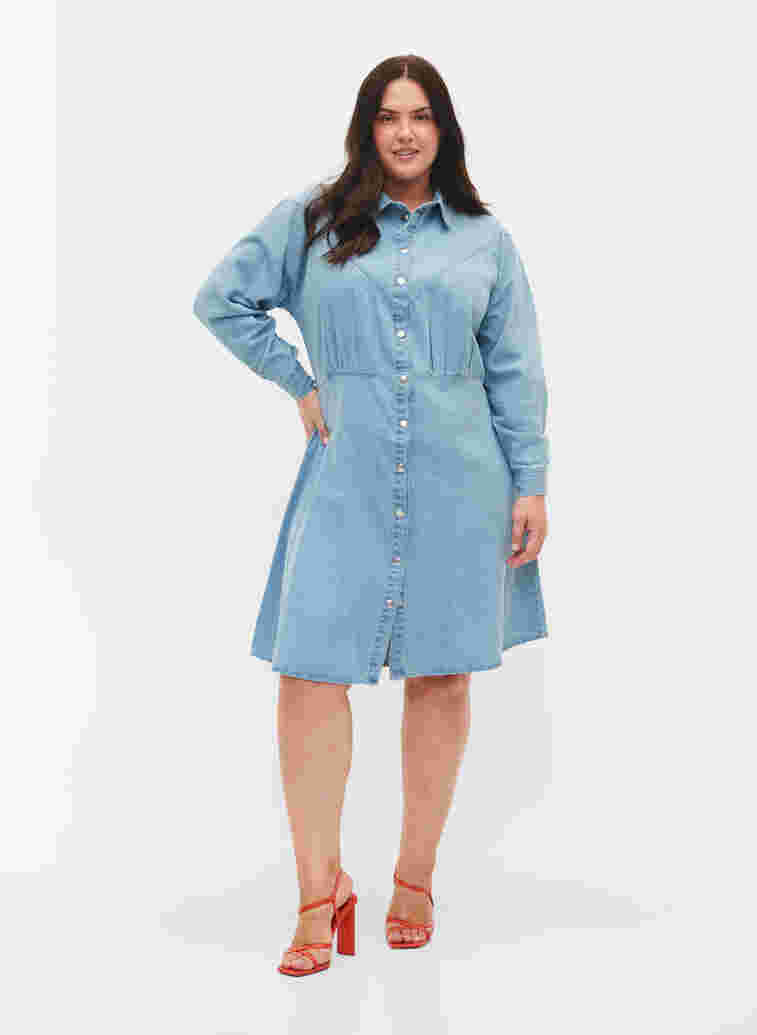 Denimkjole med knapper og lange ermer, Light blue denim, Model image number 2