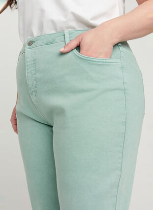 Mom fit Mille jeans i bomull, Chinois Green, Model image number 2