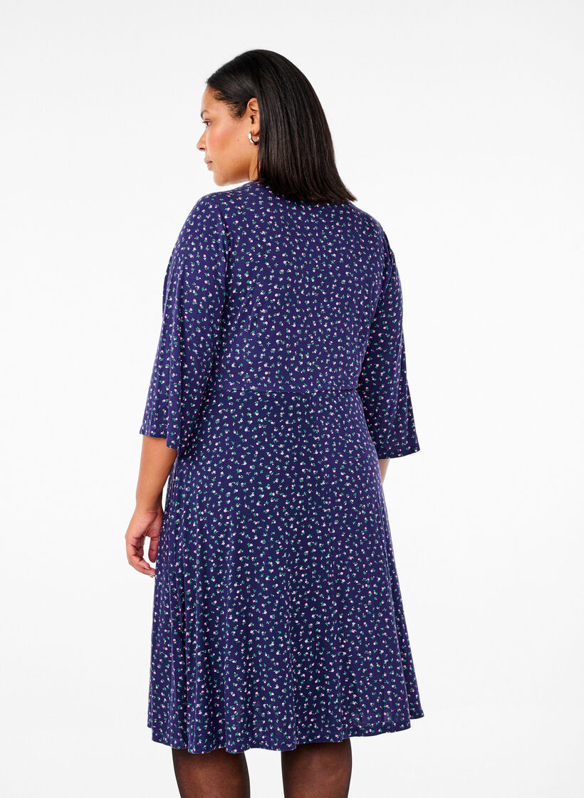 Blomstret omslagskjole med 3/4 ermer, Evening Blue Ditsy, Model image number 1