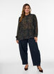 Bluse med heldekkende trykk og kort knappestolpe, Svart, Model image number 1