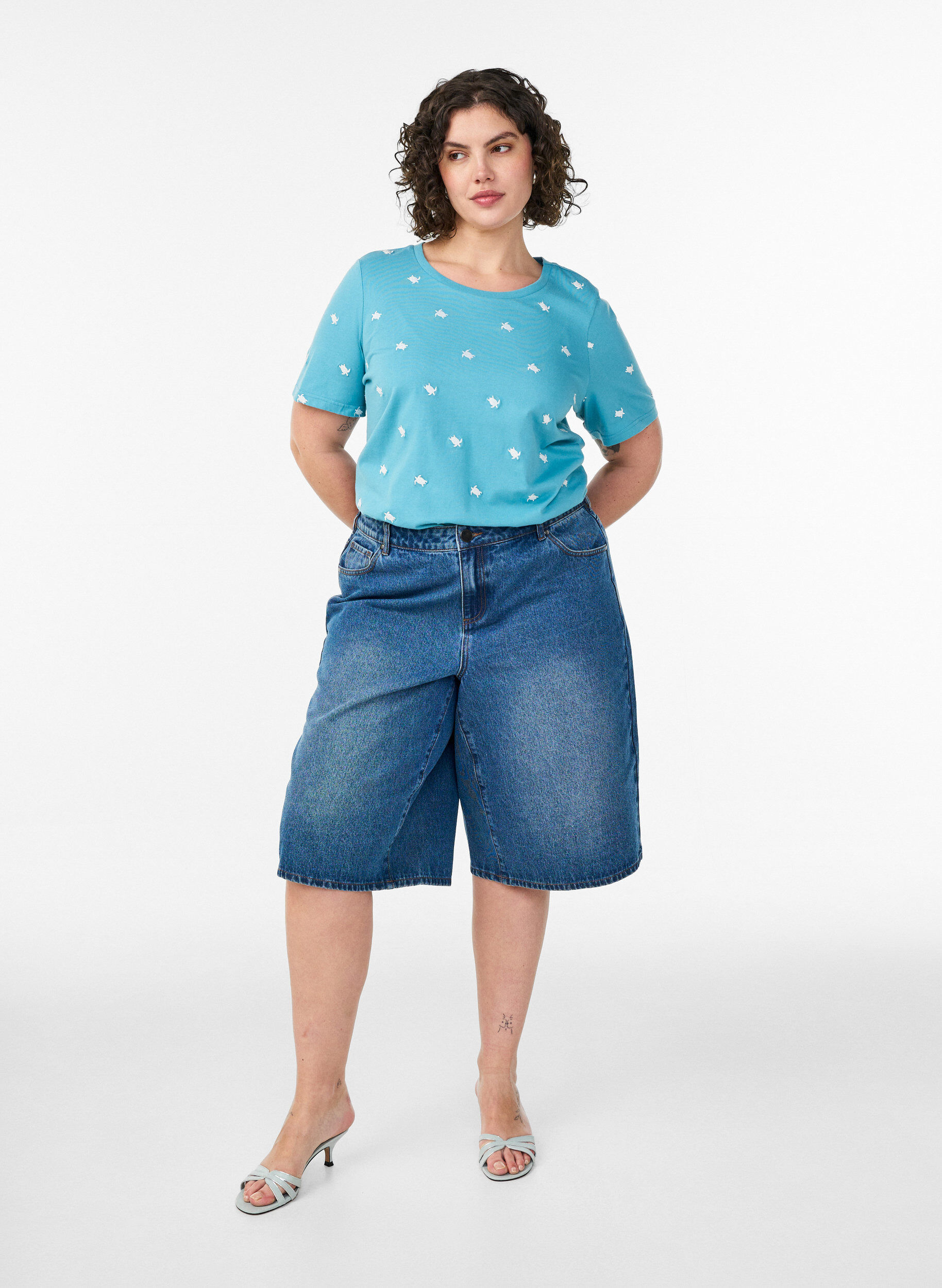 ZizziT-skjorte i &oslash;kologisk bomull med broderte motiv, Bl&aring;, Model image number 1