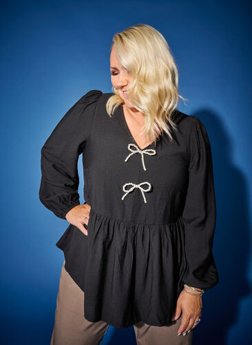 Zizzi Bluse med perlesløyfer og lange ermer, Black, Image image number 0