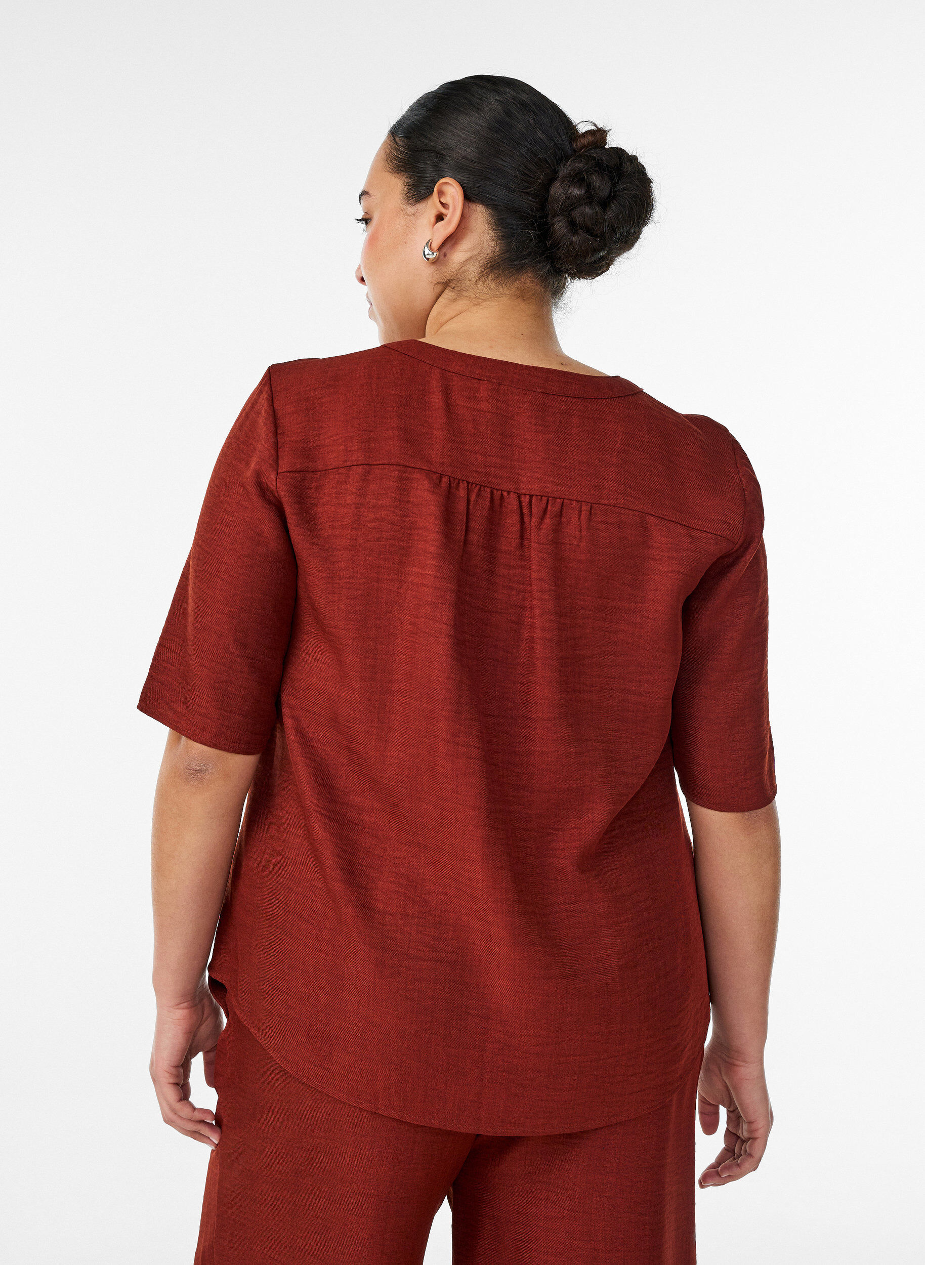 ZizziSkjortebluse med V-hals og korte ermer, R&oslash;d, Model image number 2