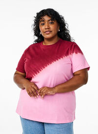 Dip-dye T-skjorte i økologisk bomull, Rød Dip-dye T-skjorte i økologisk bomull, Rød, Model