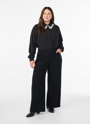 Zizzi Viskose tunika med perlebrodert krage, Black, Model image number 3