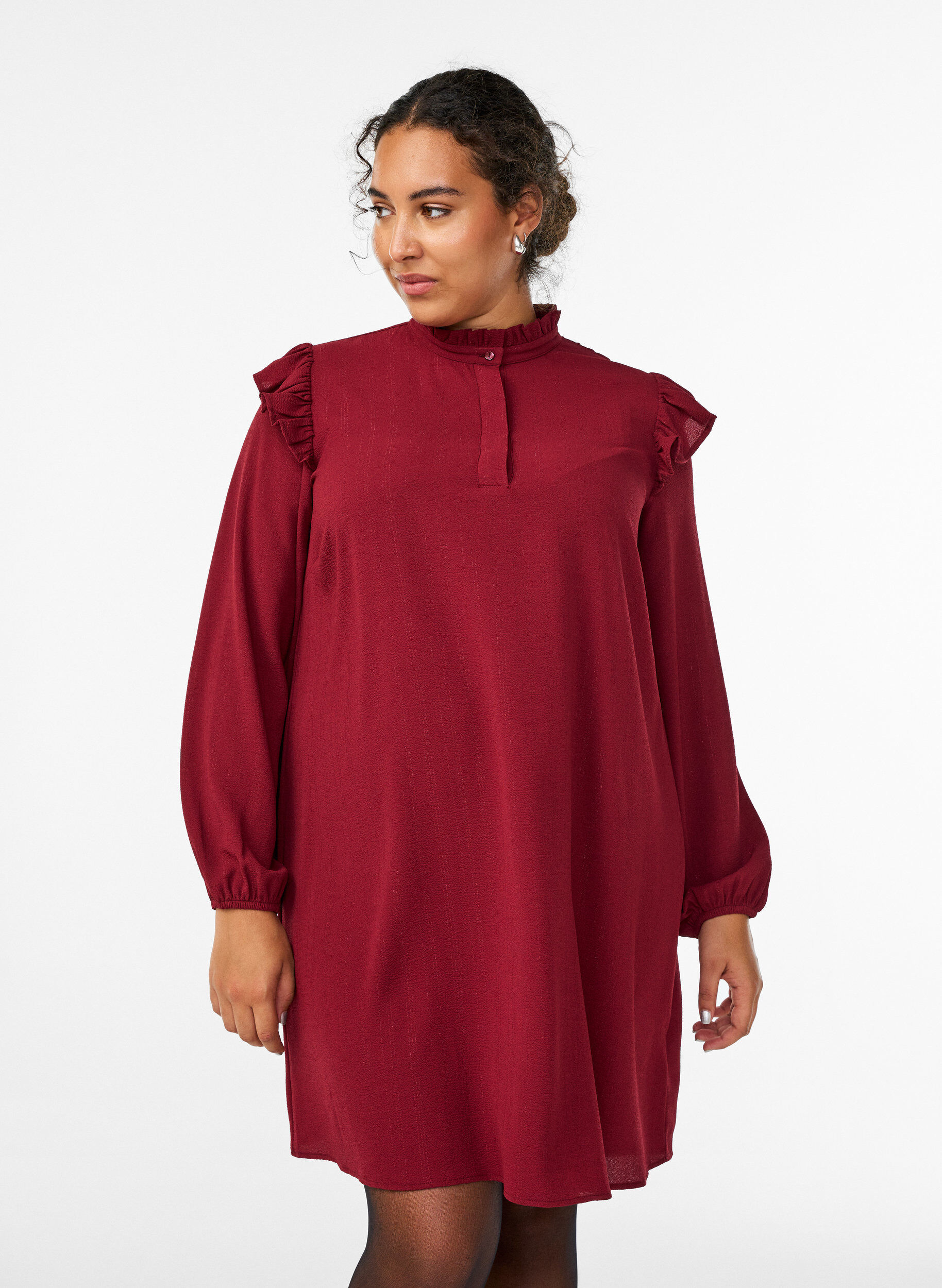 Kort kjole med volanger og glitter, M&oslash;rk Bordeaux, Model