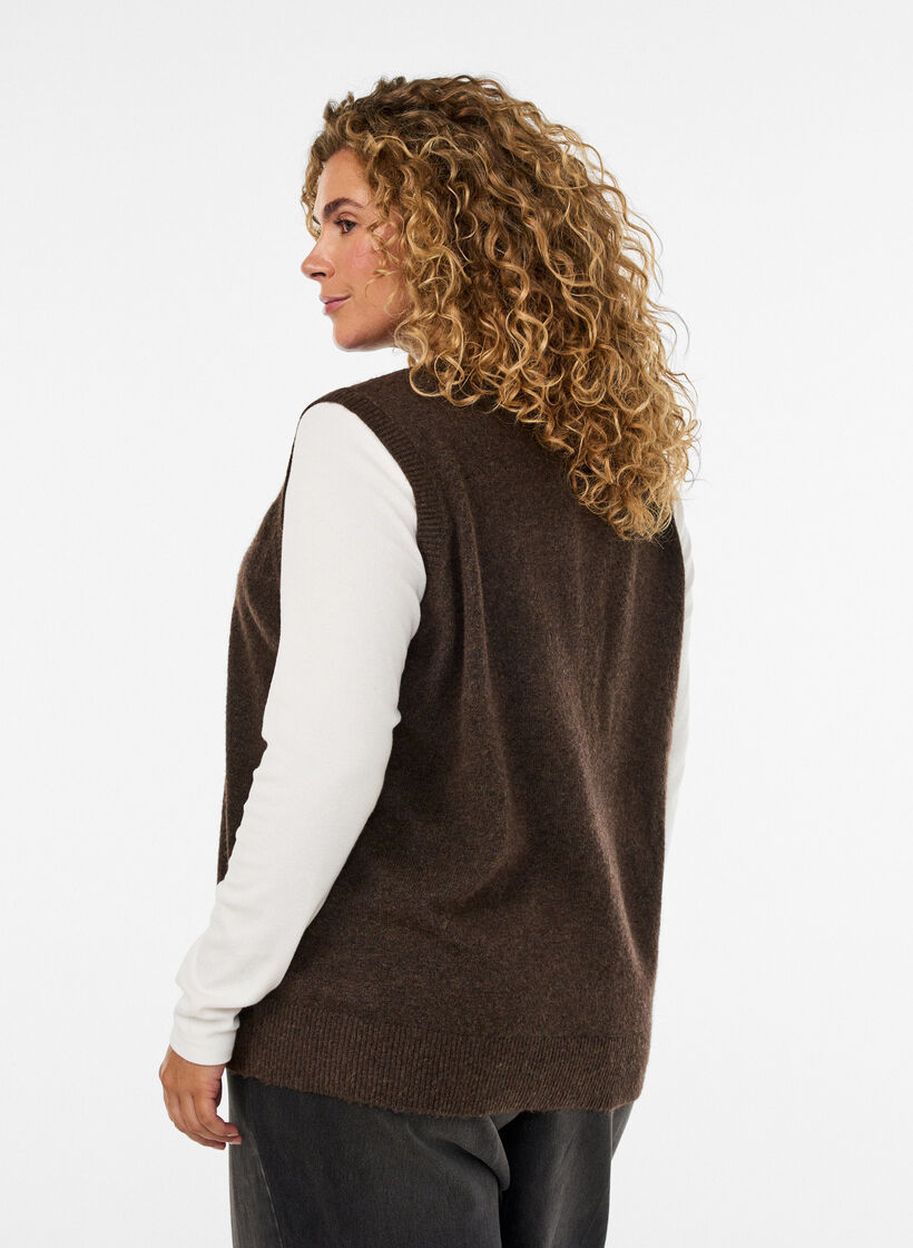 Strikket vest med dekorative knapper, Brun, Model image number 2