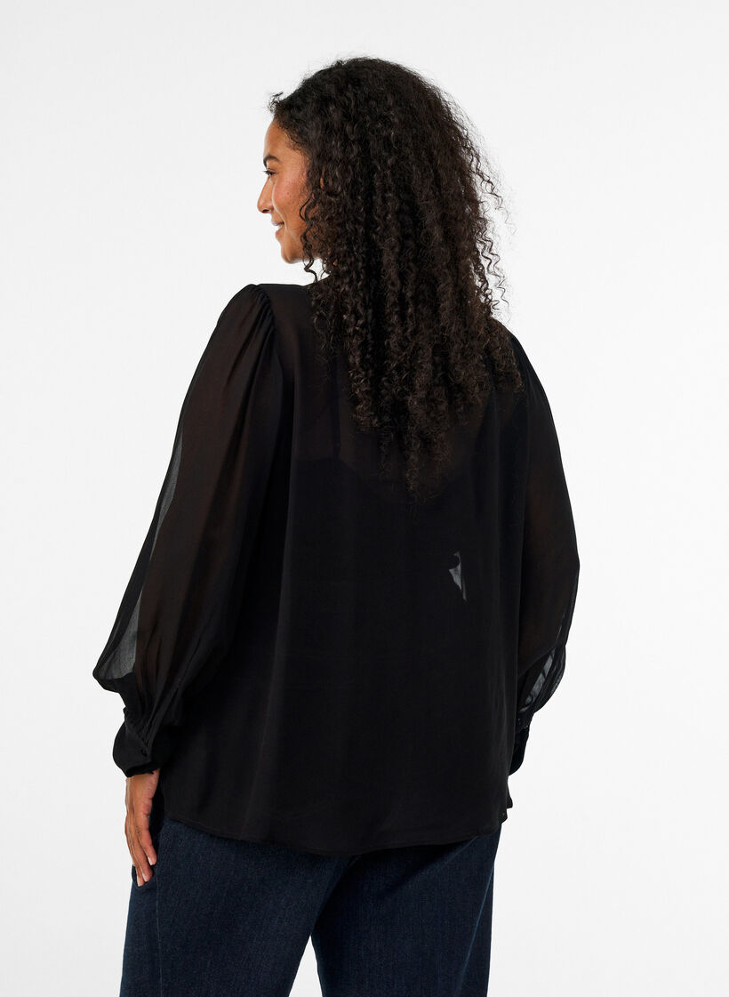 Viskosebluse med en volangkrage, Svart, Model image number 2